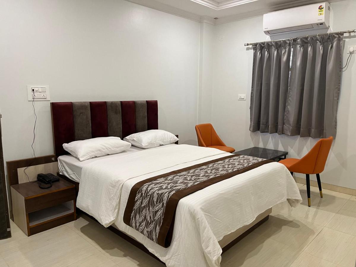 Hotel Jeet Paradise Phaltan Εξωτερικό φωτογραφία