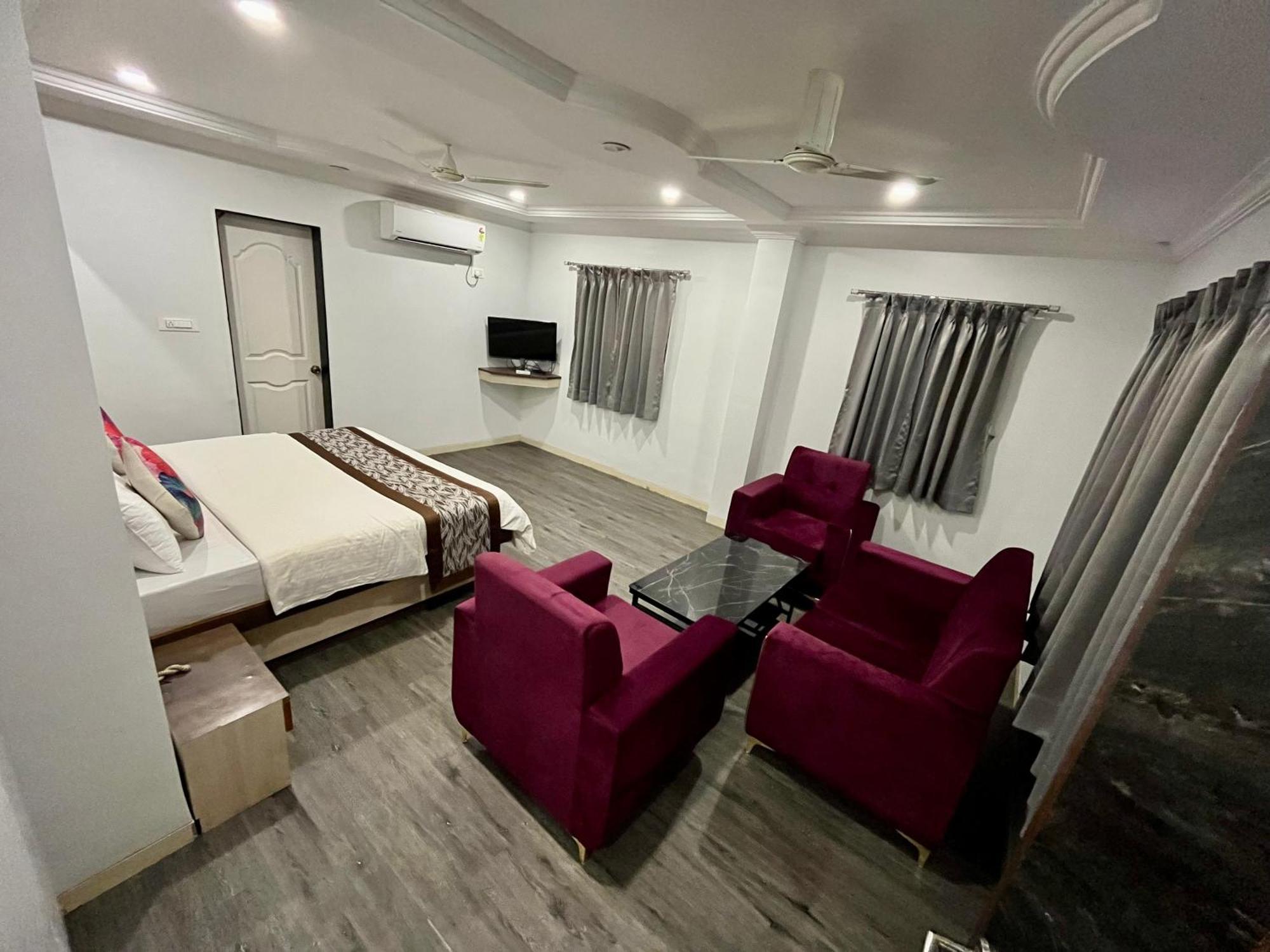 Hotel Jeet Paradise Phaltan Εξωτερικό φωτογραφία